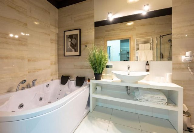 jacuzzi w Hotel Atelia Lublin
